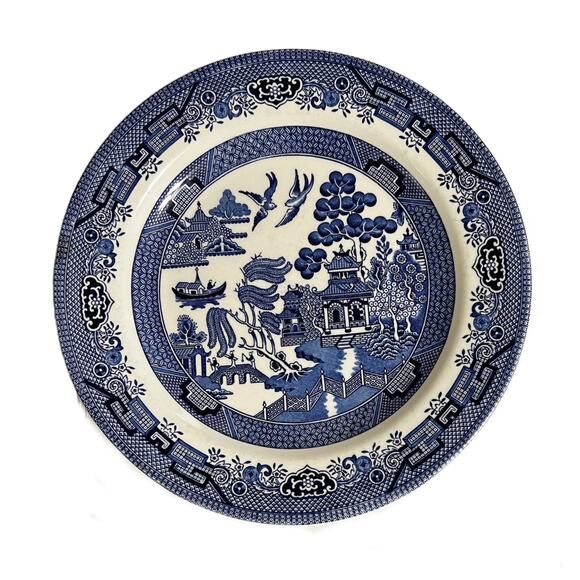VTG Blue Willow Dinner Plates 10" Staffordshire  England Made in England (4) - Picture 1 of 4